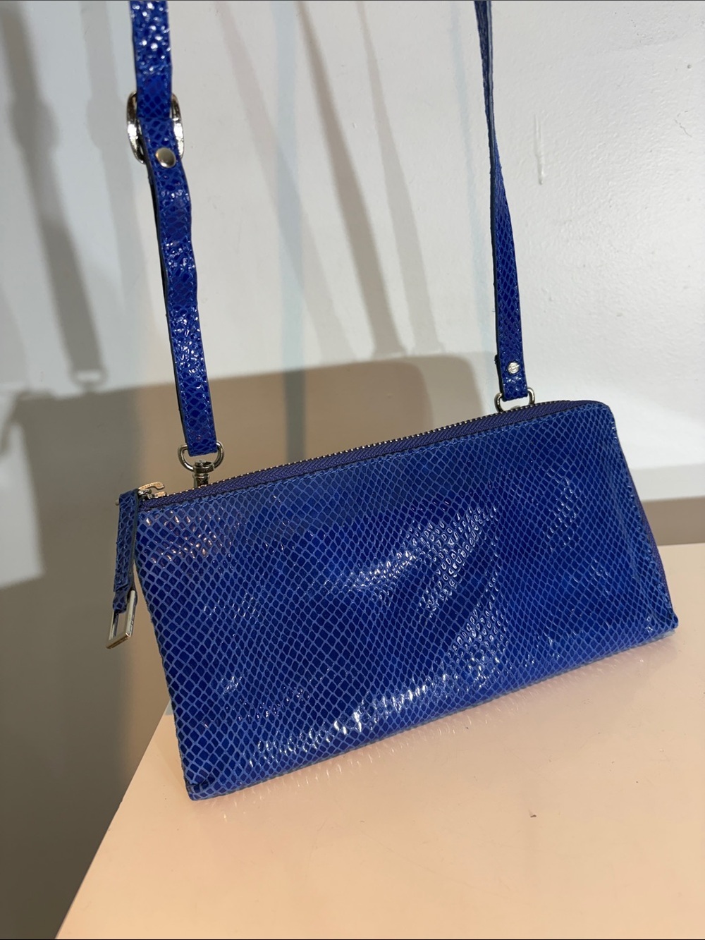 Latico Leathers Blue 100% Leather Zip around  Wallet/ small bag Removable Strap
